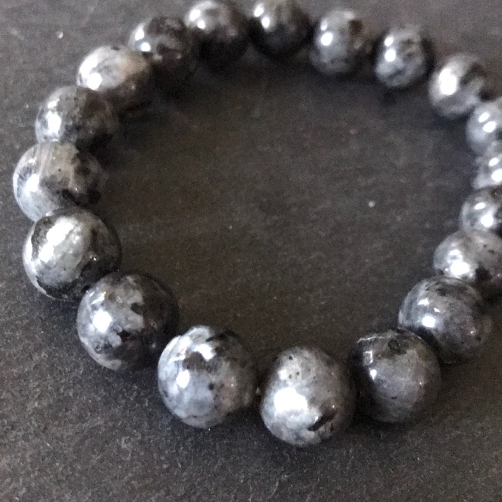 Larvikite Black Labradorite 10 mm bracelet - Picture 4 of 5
